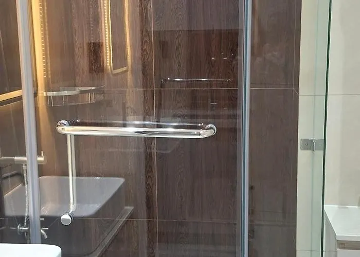 I One Luxury - Shore Moa Complex Apartment